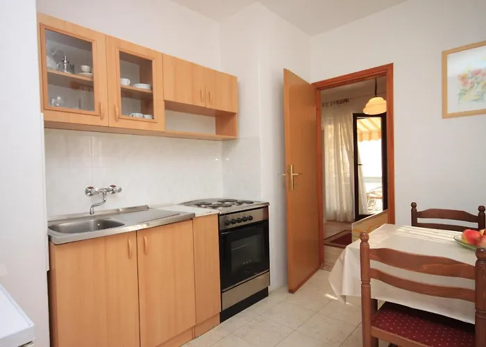 Apartman With Parking Space - 7023 Porec