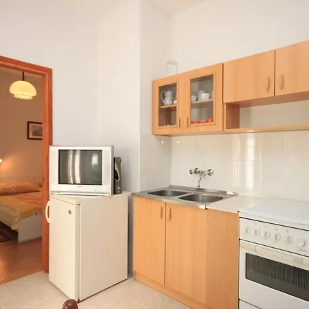 Апартаменты With Parking Space - 7023 Пореч